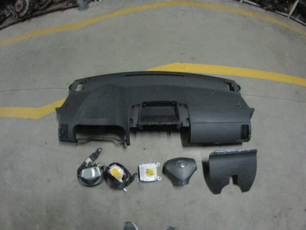 Kit Airbags TOYOTA COROLLA 2 VERSO FASE 1 2006 2.2D4D 136CV 5P CINZENTO PRETO