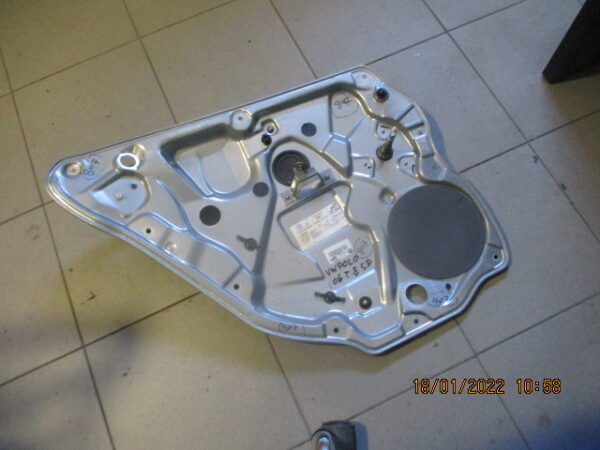 Elevador manual VW POLO 2006 5P TE