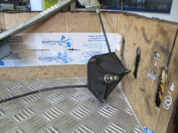 Elevador manual OPEL CORSA B 1995 5P TE