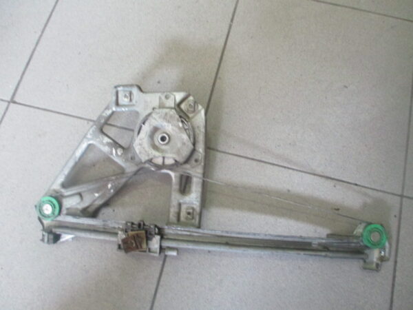 Elevador manual AUDI 100 SW 1990 5P TE