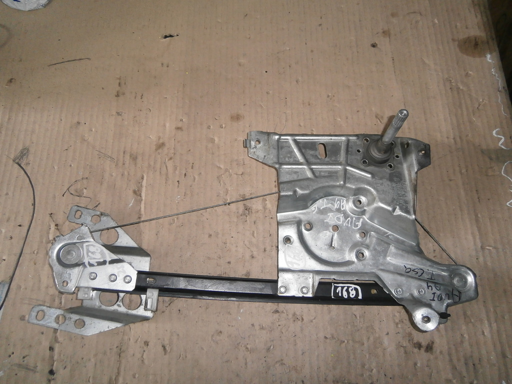 Elevador manual AUDI A4 1997 5P TE