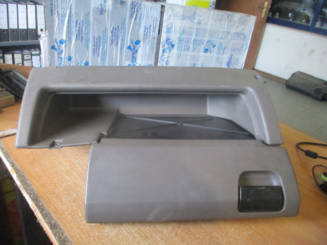 Porta Luvas BMW E36 COMPACT 1997 318 TDS 90CV 3P CINZA