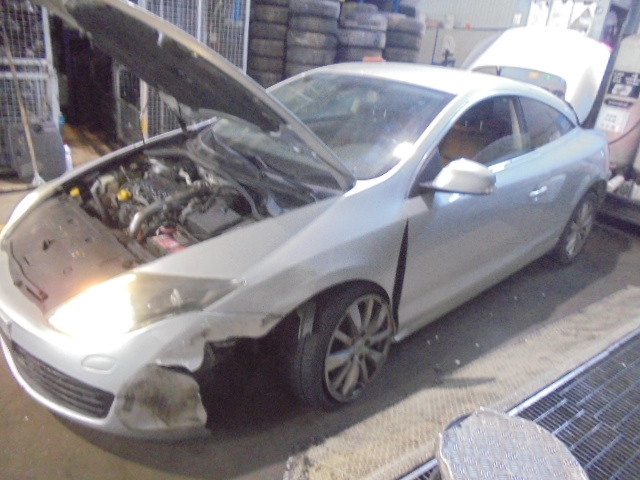 Carro RENAULT LAGUNA 3 2009 2.0DCI 150CV 2P CINZA DIESEL